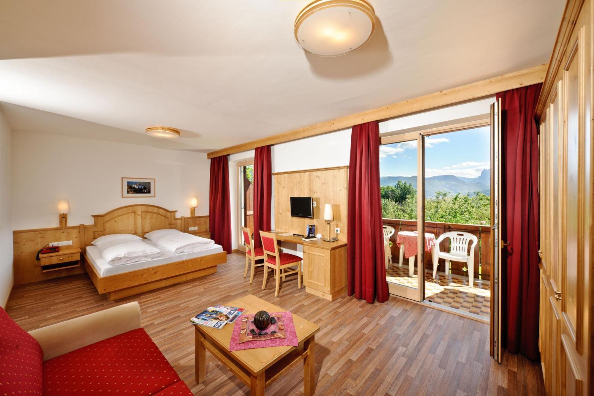 Hotel St. Justina Hof Appiano Sulla Strada Del Vino Zewnętrze zdjęcie