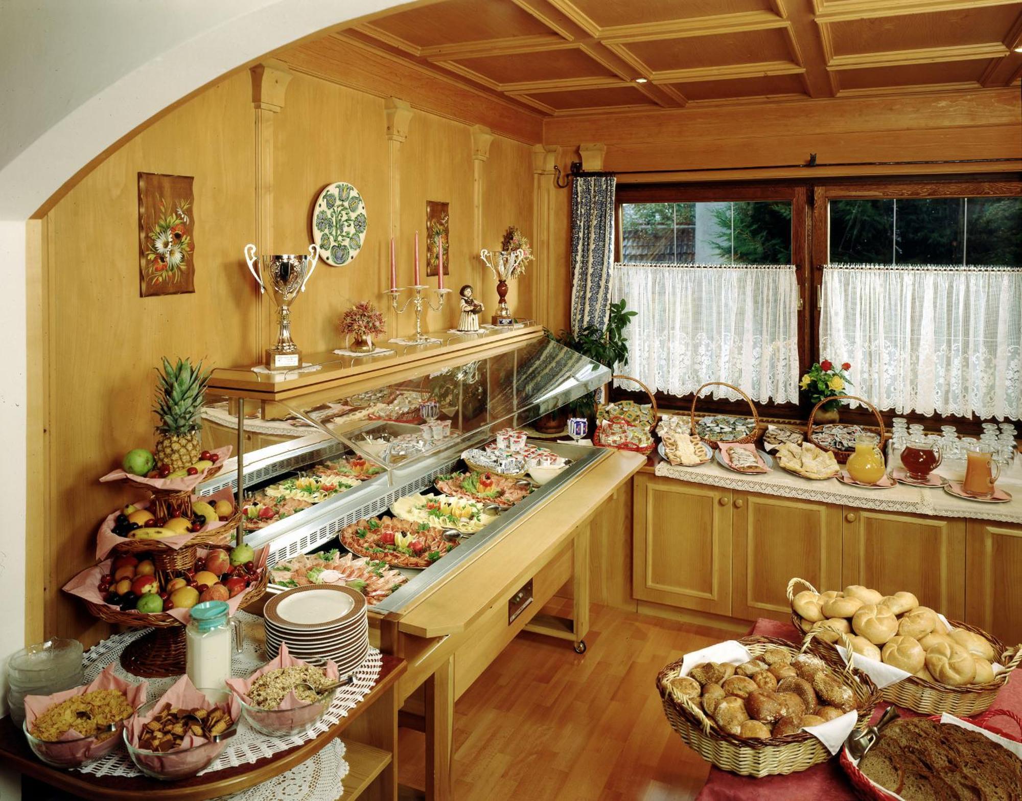 Hotel St. Justina Hof Appiano Sulla Strada Del Vino Zewnętrze zdjęcie